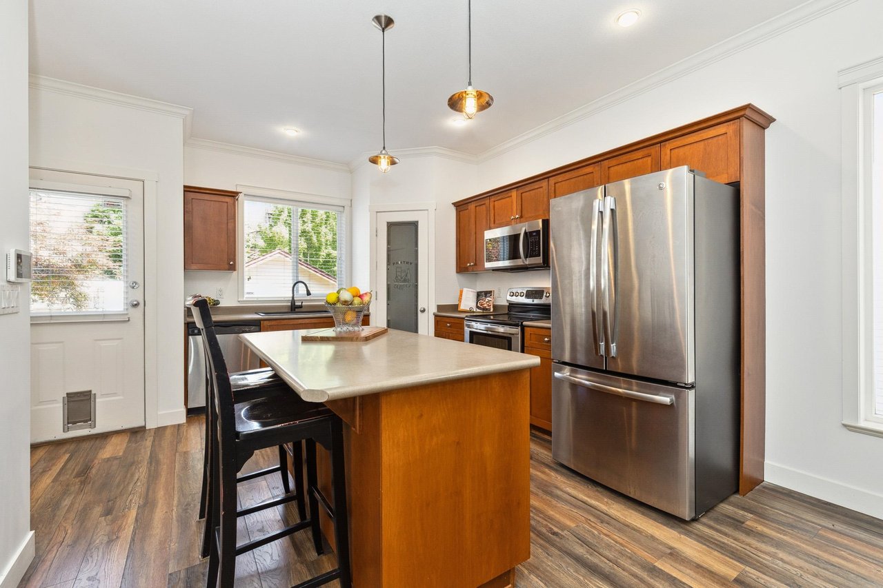 23537 Kanaka Wy