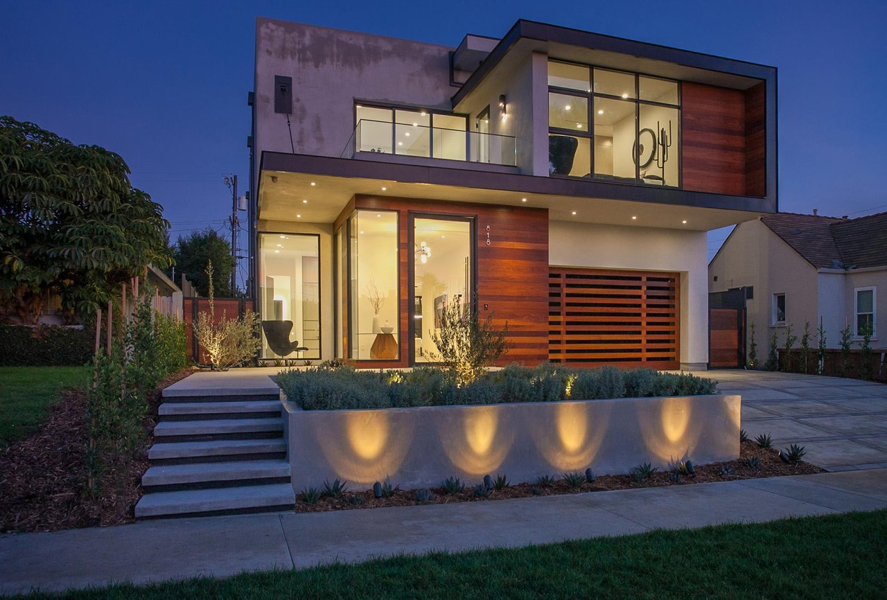 818 N Curson Ave