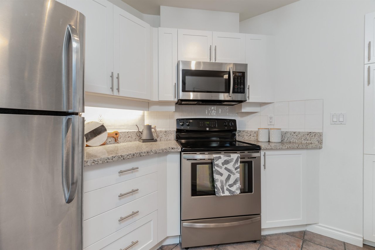 107-669 W 7th Ave