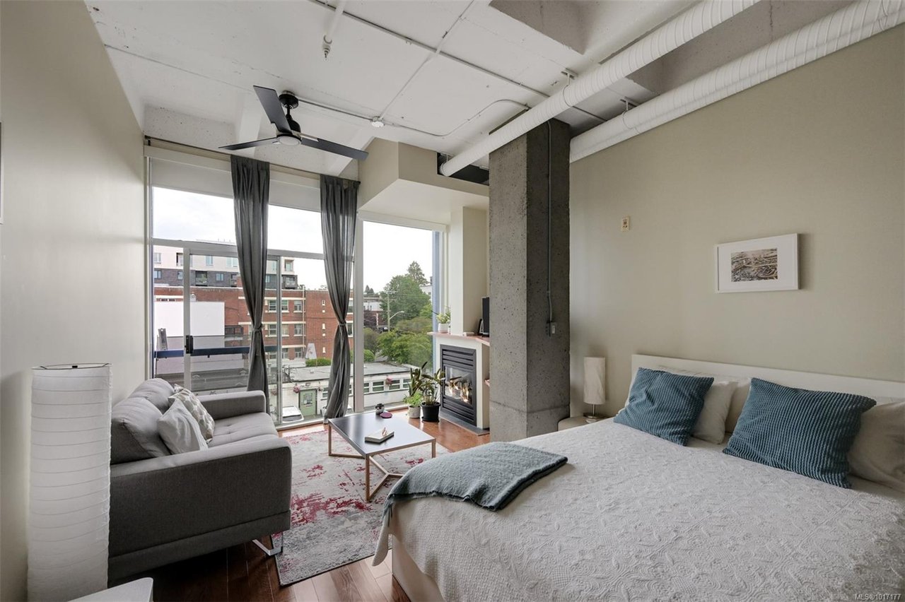 305-1061 Fort St