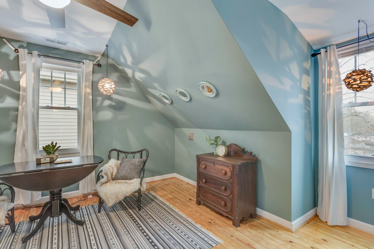 Chic Meets Functional in Des Peres