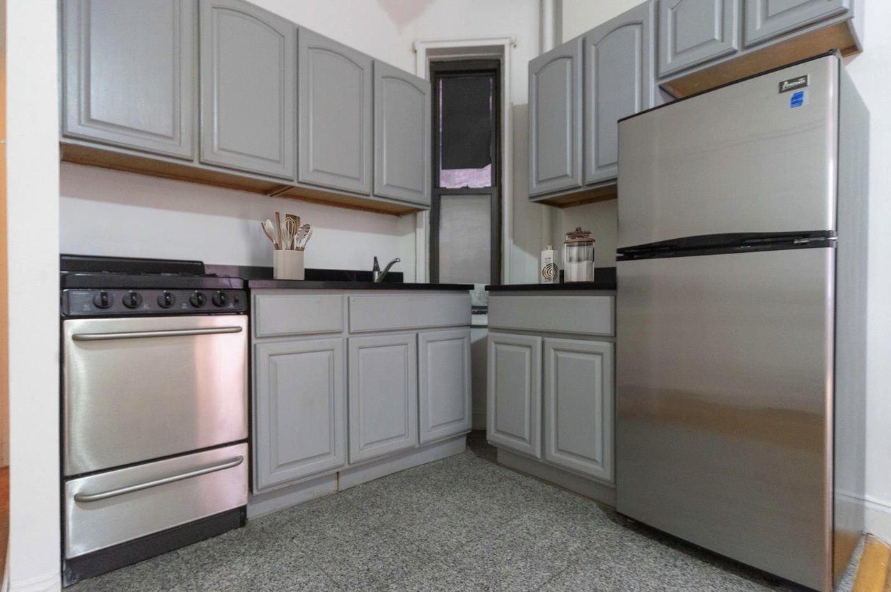 210 East 38th Street, Apt 2-C