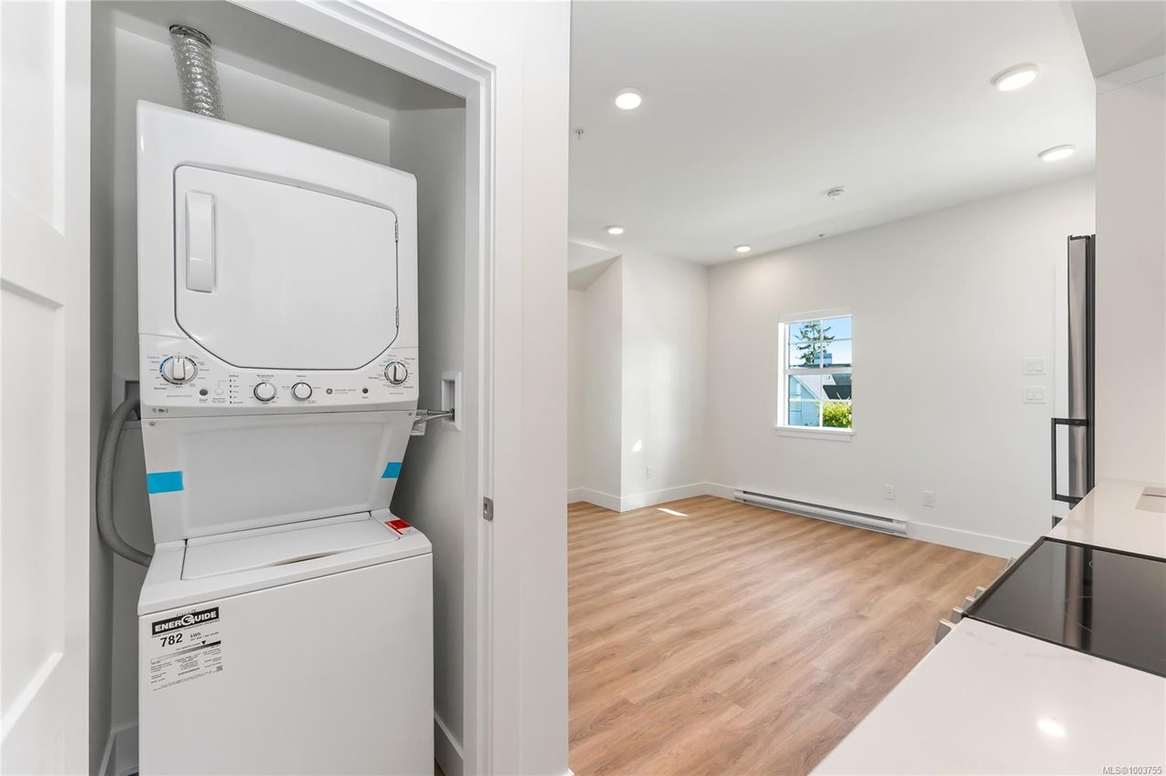 203 C-1224 Richardson St, Victoria