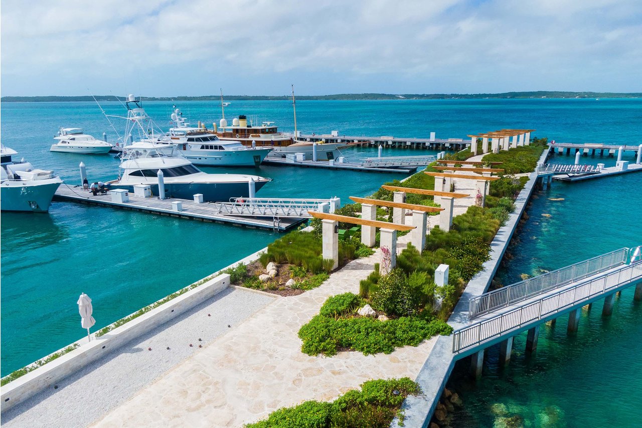The Residences at Briland Club