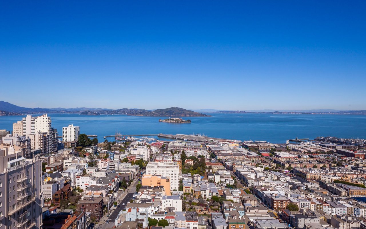 Panoramic Views at 1070 Green