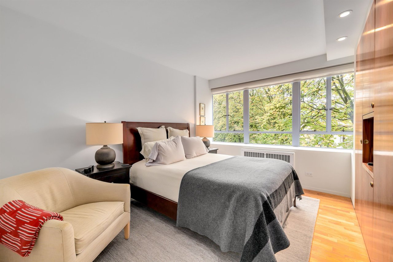 218-1445 Marpole Ave