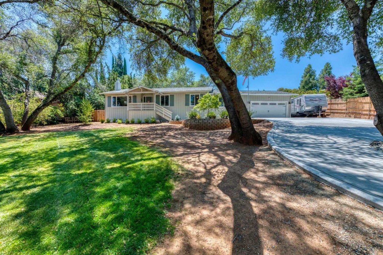 2964 Oakleaf Drive