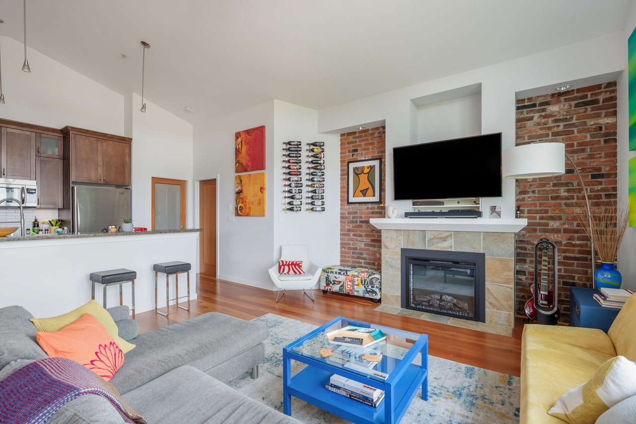 401-250 Salter St