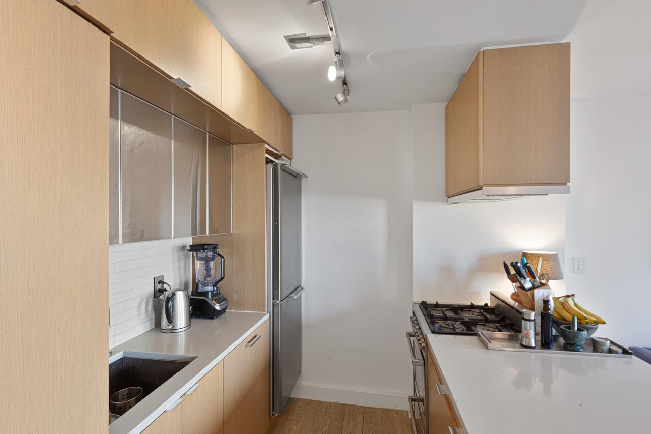 225 Rector Place, Apt 21A