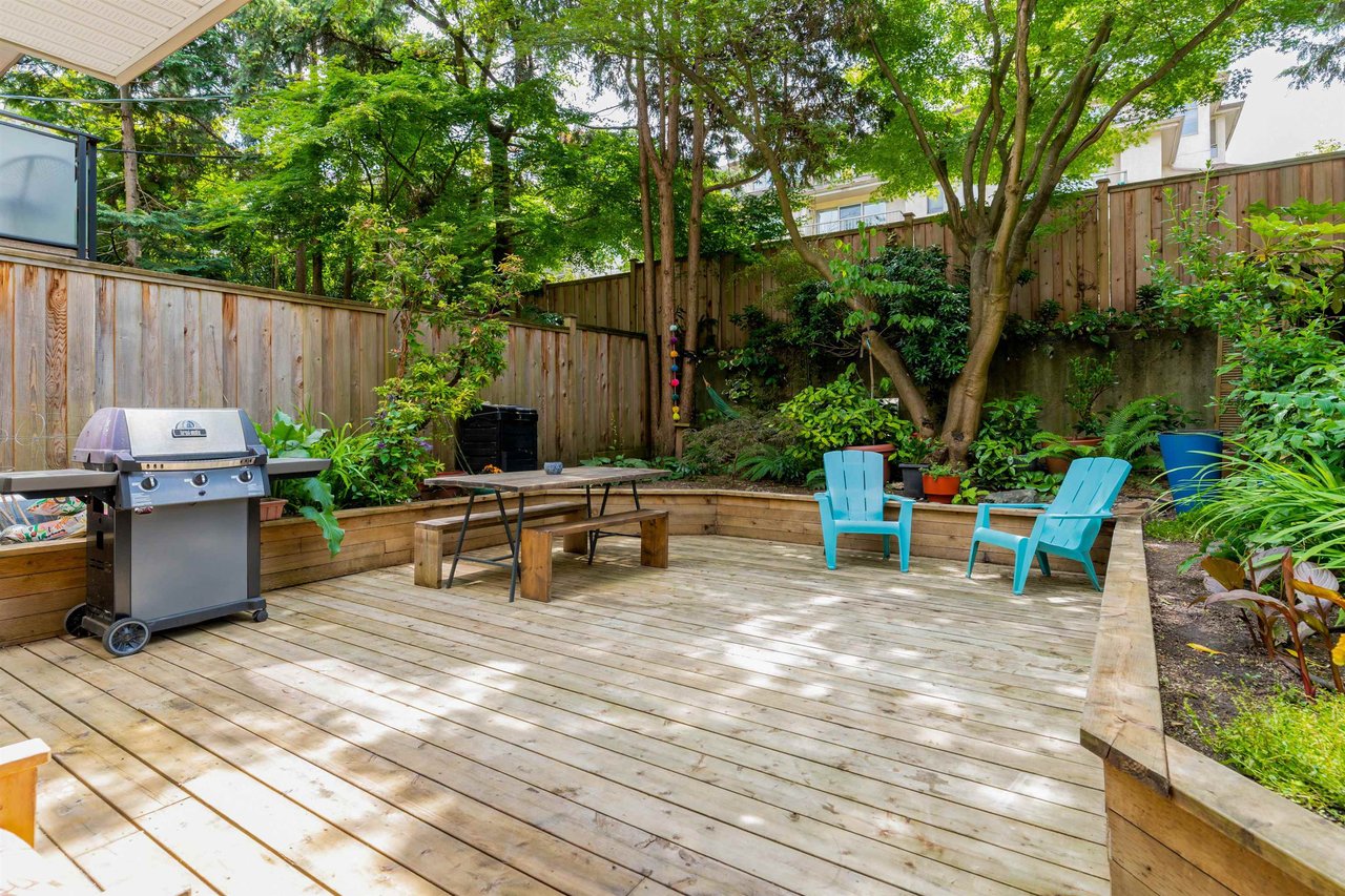 207-1066 E 8th Ave