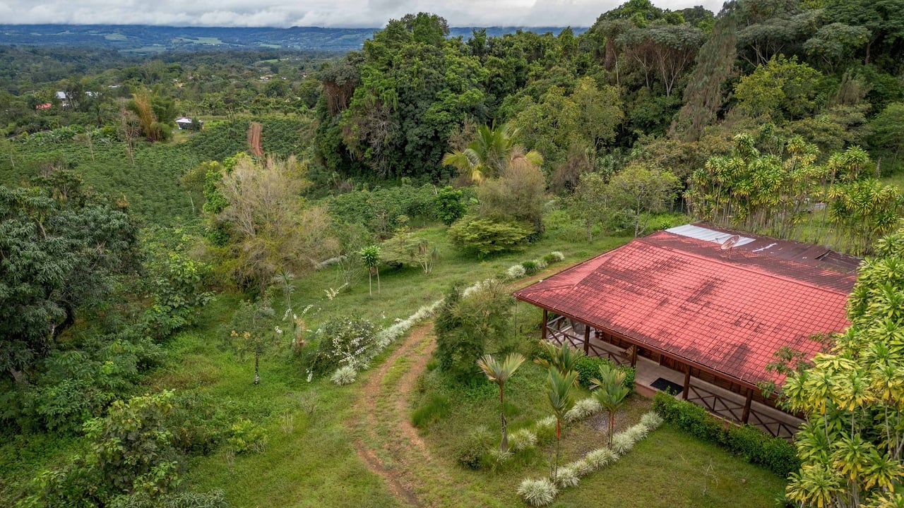 Sustainable Sanctuary: Wooden Farm House, 3 Acres + Food Forest