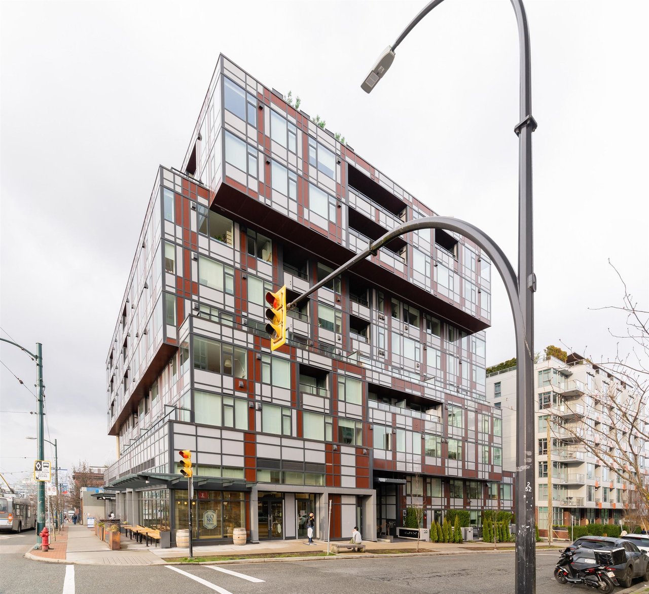 403-209 E 7th Ave