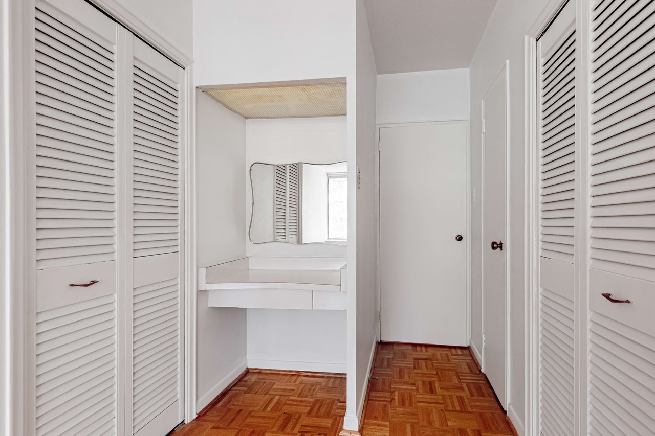 FOREST HILL OVERSIZED SUITE