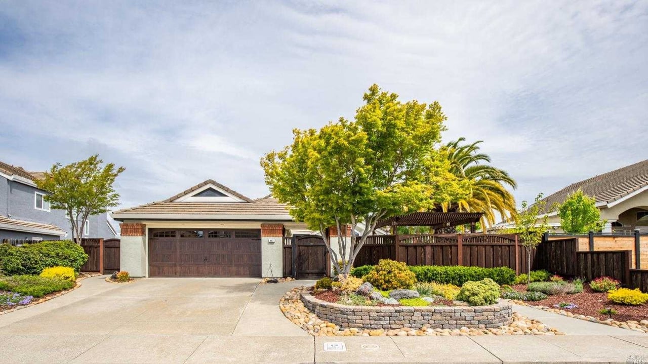687 Belvedere Dr