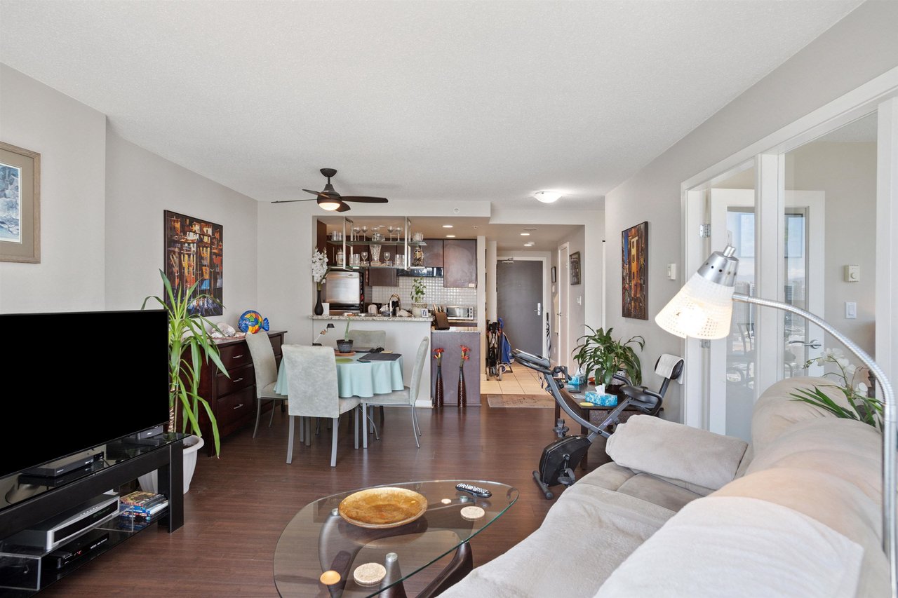 2307-455 Beach Cres