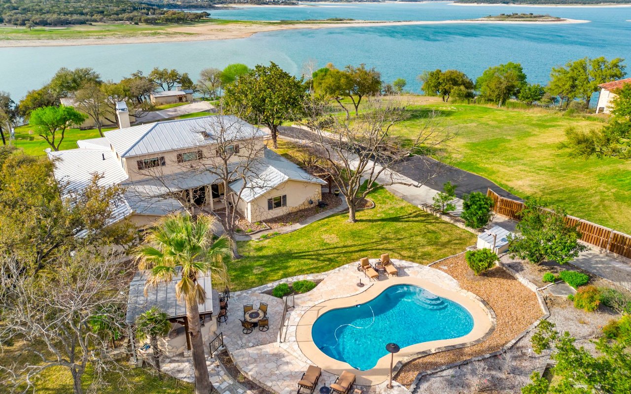 Private Luxury Listing On Beautiful Canyon Lake