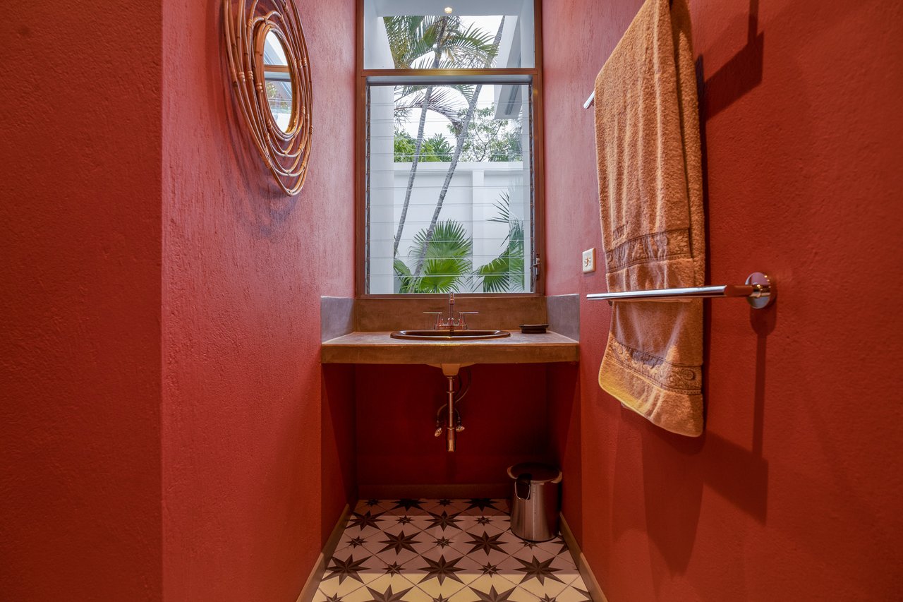 Designer Estate With Sauna, Escazu, San Jose