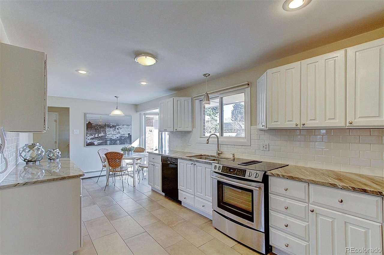 4566 S Yosemite Crt