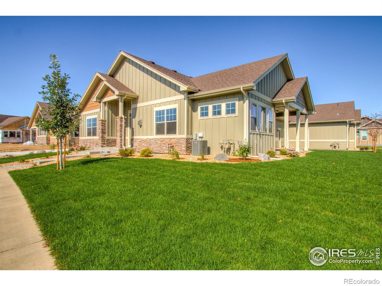 3571 Saguaro Dr