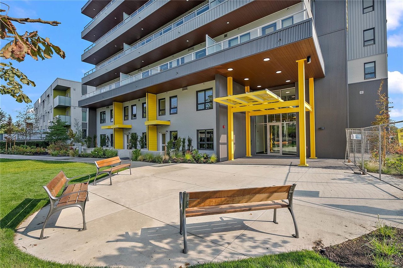 505-757 Tyee Rd, Victoria