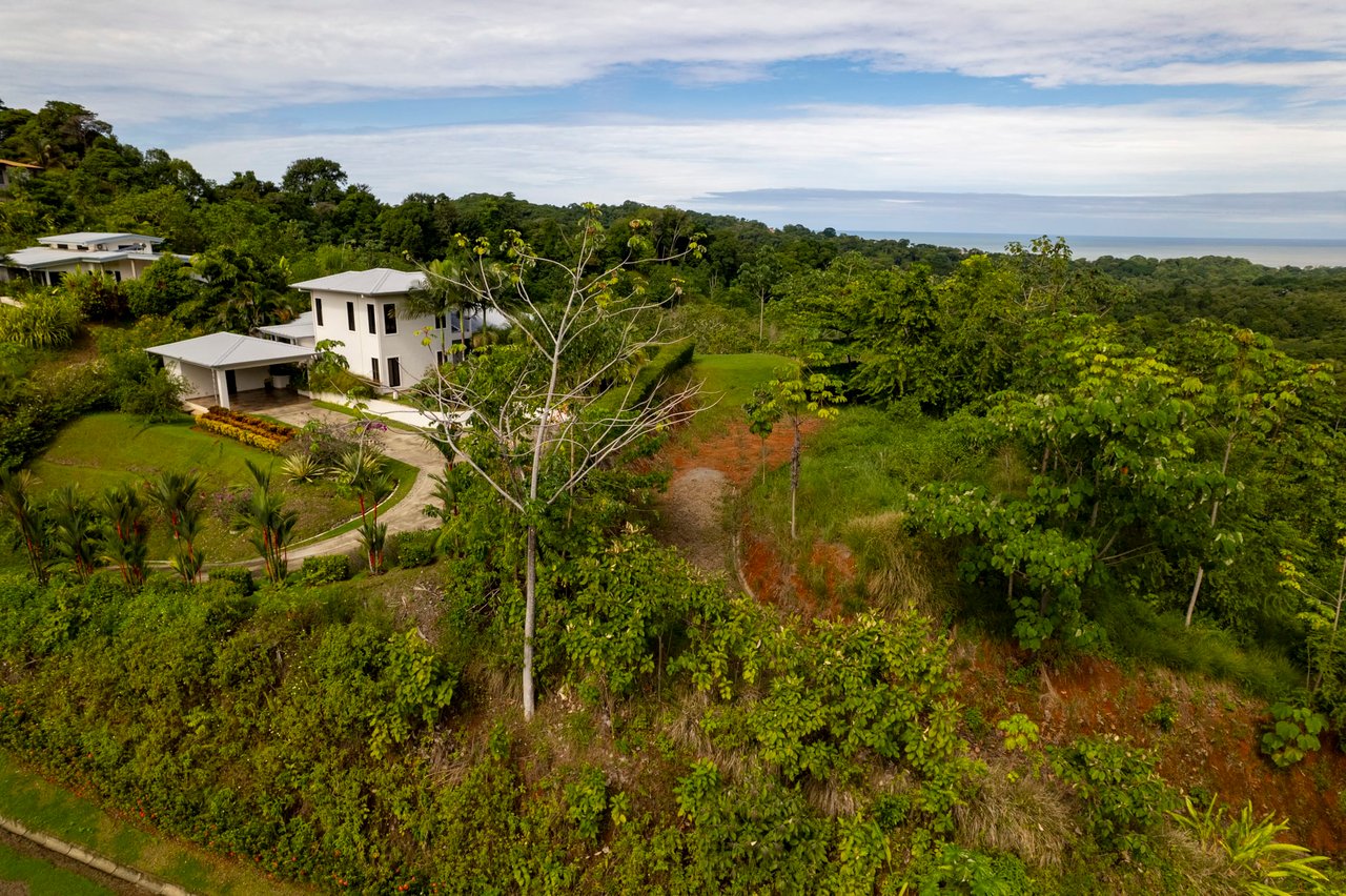 ELEGANT OJOCHAL LUXURY HOME IN PHASE 11 WITH OCEAN AND MOUNTAIN VIEWS