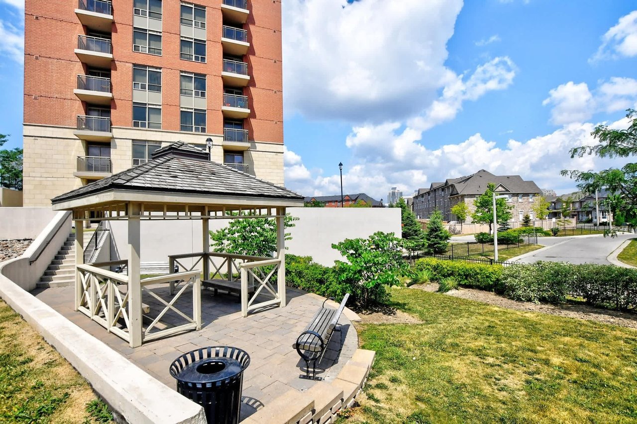 75 King William Cres Unit: LPH13