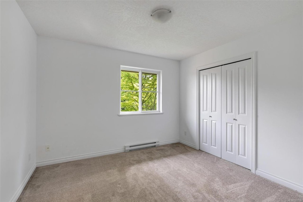 2-1405 Mallek Cres