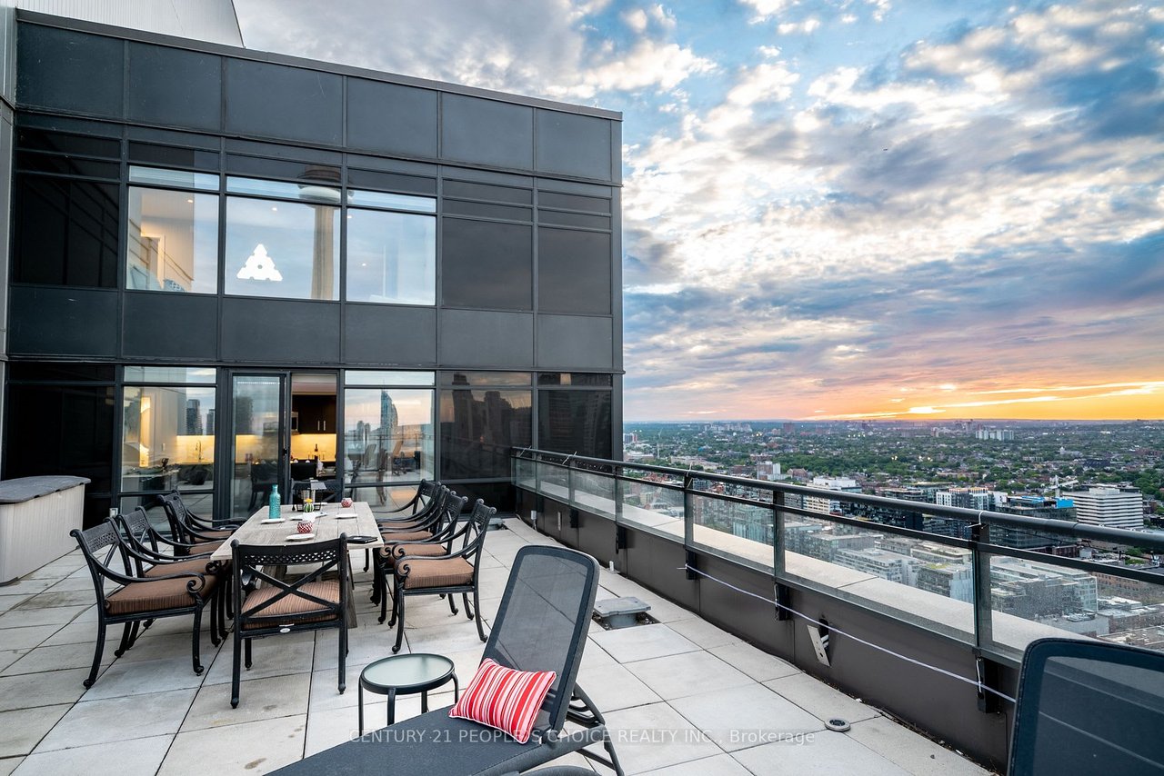 REMARKABLE PENTHOUSE 