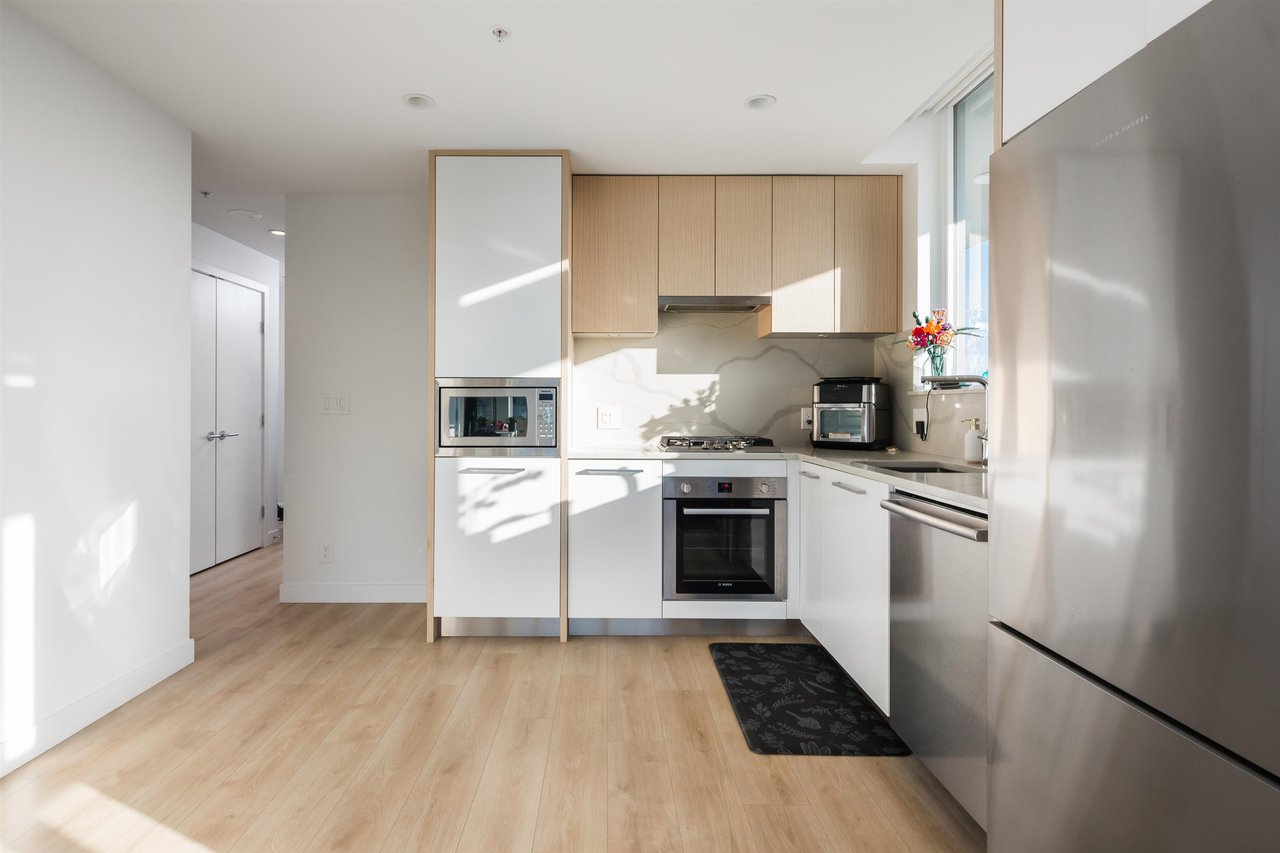 1602-567 Clarke Rd