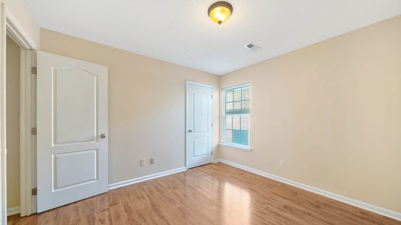113 NW Imogene Way
