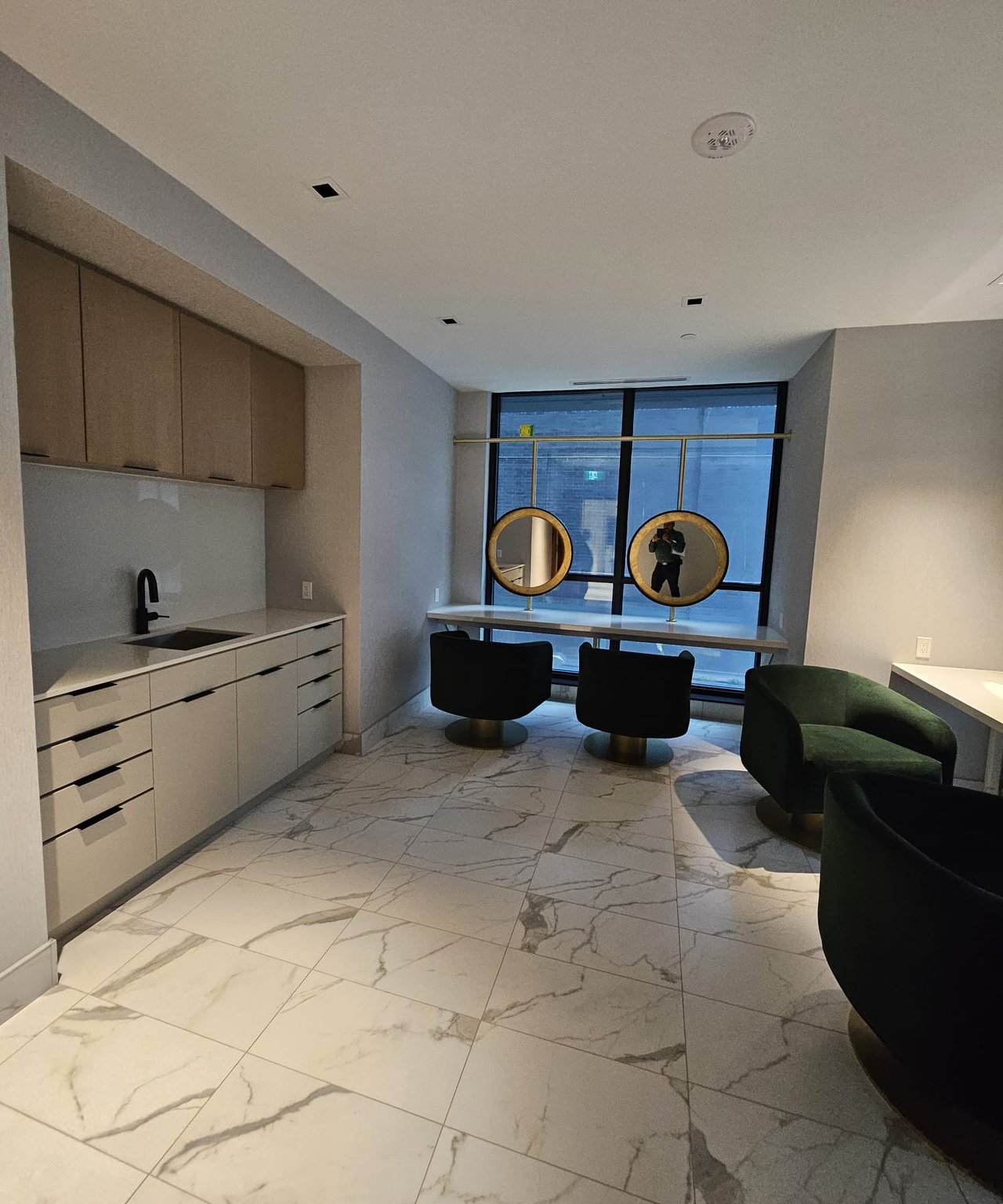 327 King St W, Unit 3104