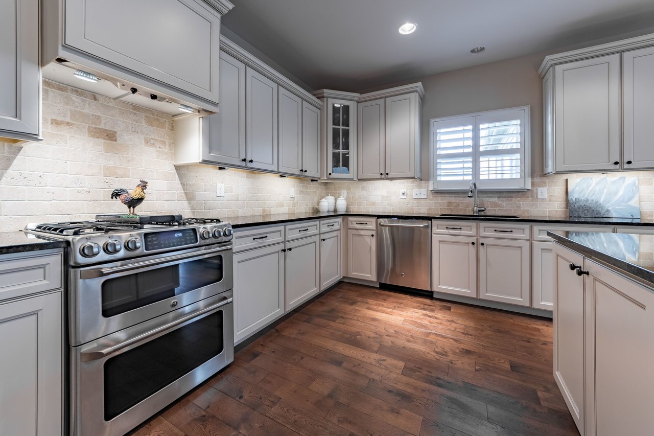 Newer Construction Minutes from Bellerive Country Club