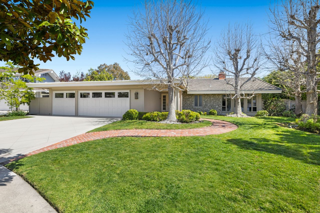 2800 Lighthouse Lane
