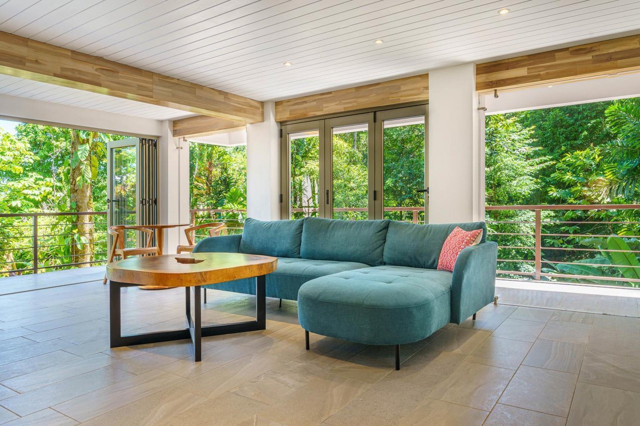 4 Bedroom Tropical Luxury Home, With Outstanding Ocean And Mountain Views
