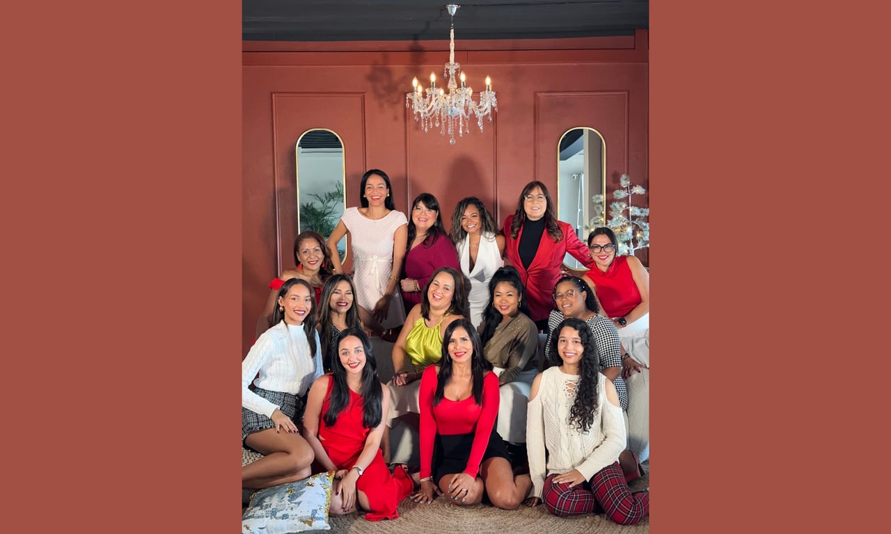 Happy Holidays from Bold Properties Aruba🌟