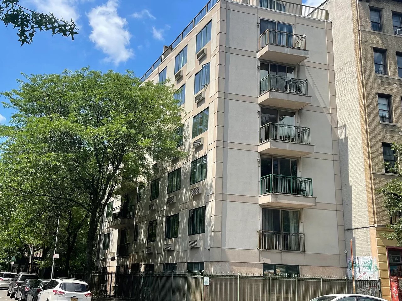 2155 Daly Ave, #4A