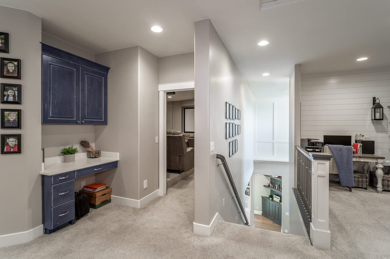 258 W Blue Quartz Dr