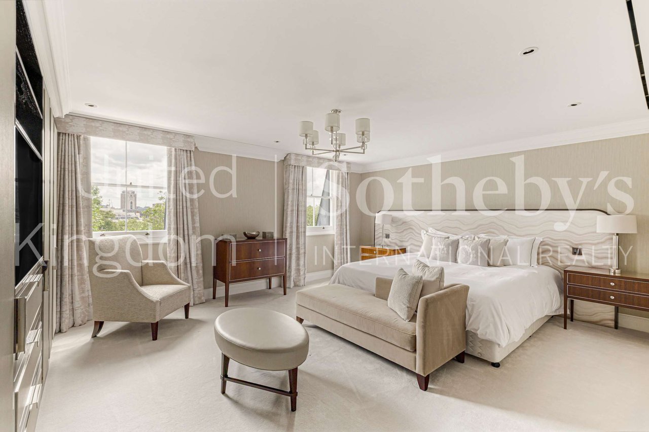 Eaton Square Penthouse 