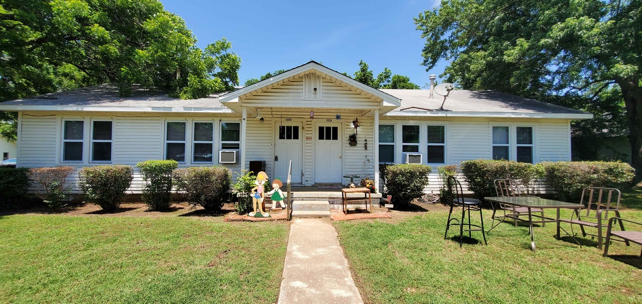 1030 W Wood