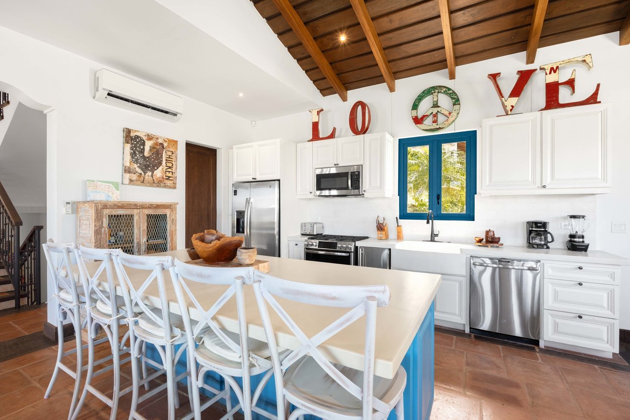 Refined Beach Colonial Residence, Flamingo, Guanacaste