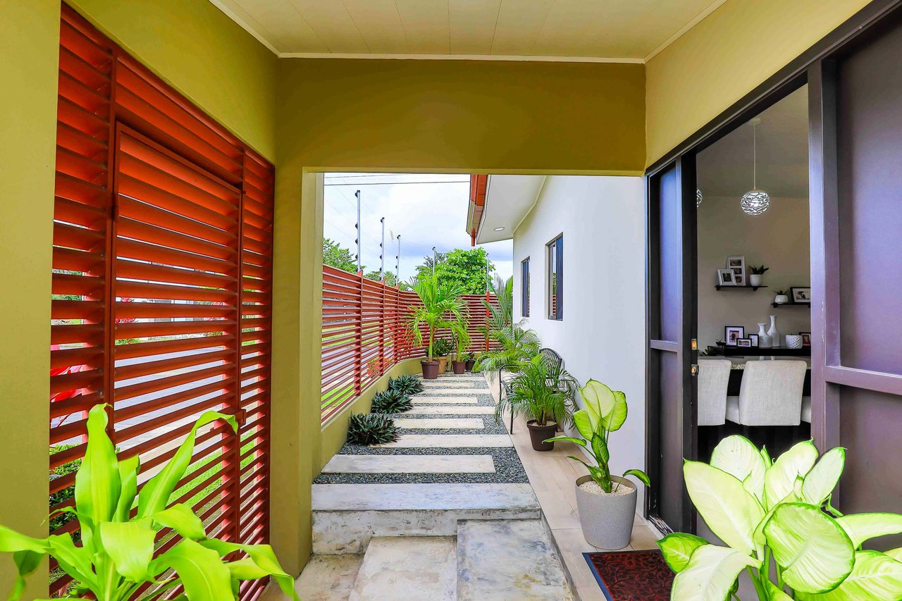 Beautiful Modern Home Manuel Antonio