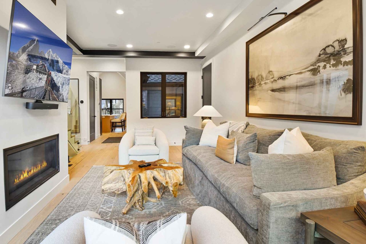 1125 Park Ave