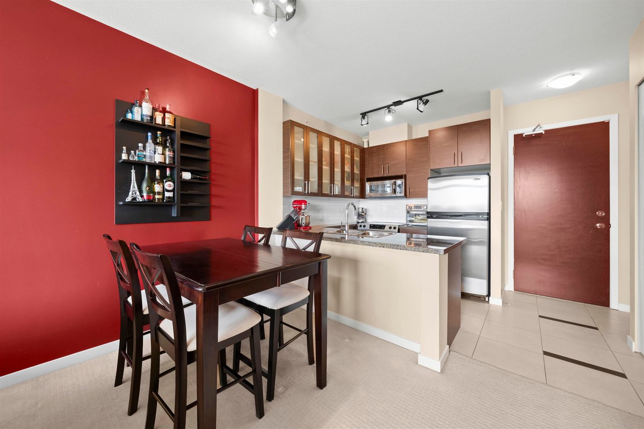 1402-2345 Madison Ave