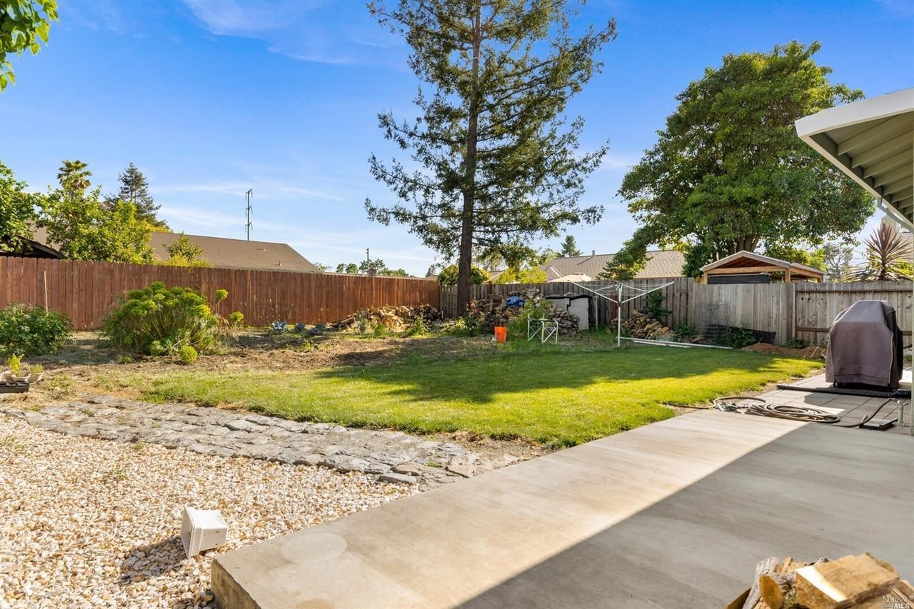 330 Lucas Cir