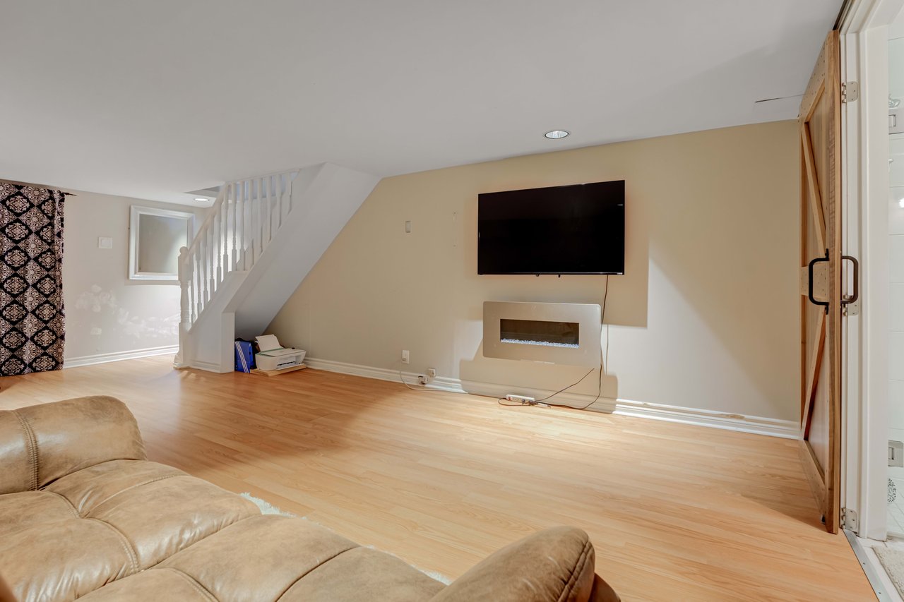 115 Harding Blvd