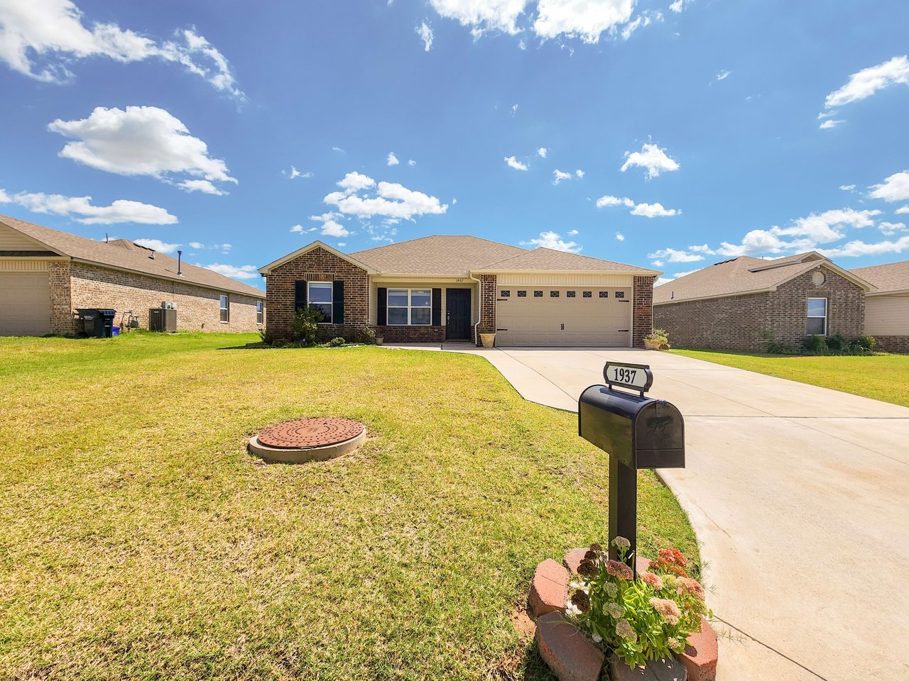 1937 Timberdale Dr