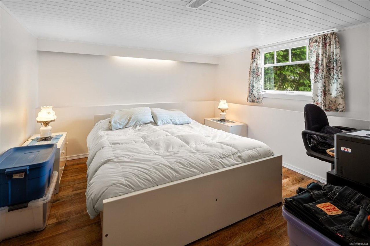 1924 Forrester St, Saanich