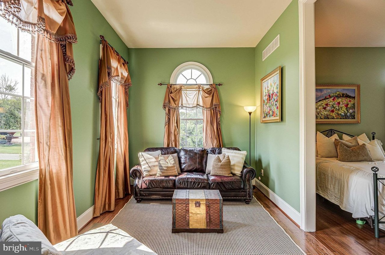 3187 LORENZO LANE