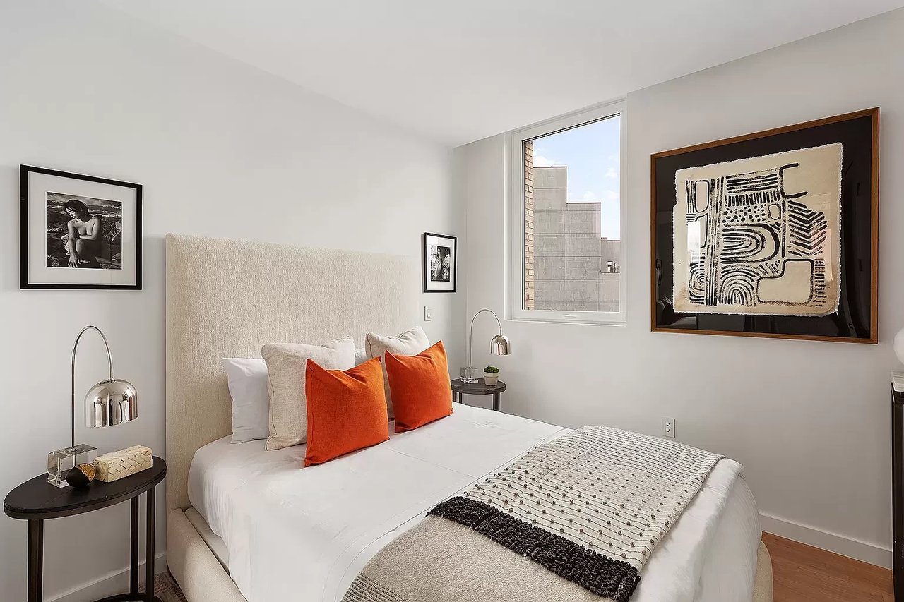 128 Woodpoint Road #4
