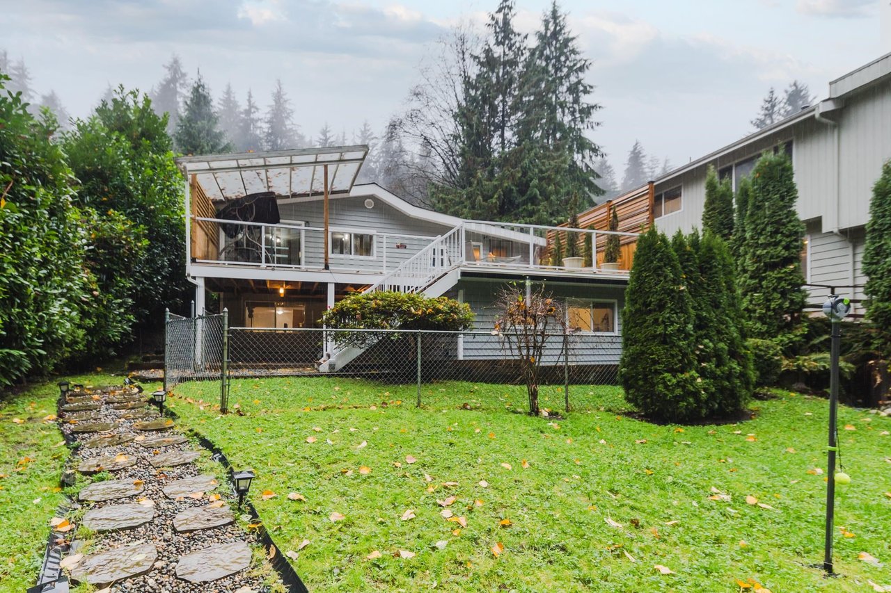 1650 Deep Cove Rd